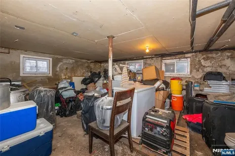 31 Chestnut Street East Orange NJ 07018