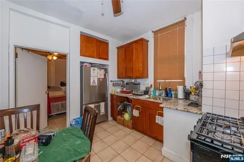 31 Chestnut Street East Orange NJ 07018