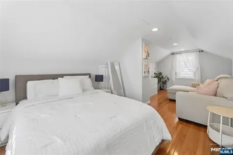 77 Scrivens Street Totowa NJ 07512