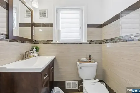77 Scrivens Street Totowa NJ 07512