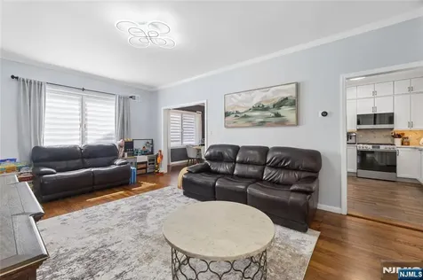 77 Scrivens Street Totowa NJ 07512
