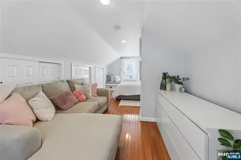 77 Scrivens Street Totowa NJ 07512