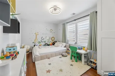 77 Scrivens Street Totowa NJ 07512