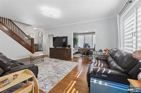 77 Scrivens Street Totowa NJ 07512