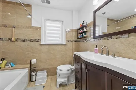 77 Scrivens Street Totowa NJ 07512