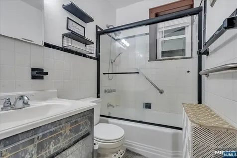 10 Irving Place Garfield NJ 07026