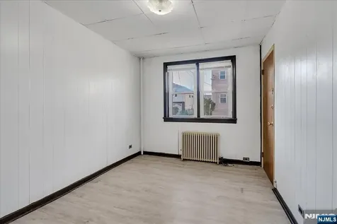 10 Irving Place Garfield NJ 07026