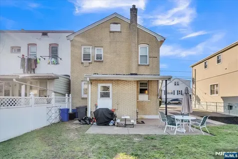 10 Irving Place Garfield NJ 07026
