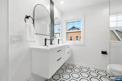 308 Windsor Road Englewood NJ 07631