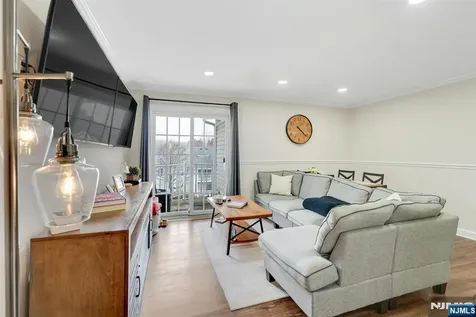 994 Boxwood Court Mahwah NJ 07430