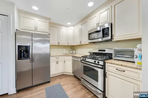 994 Boxwood Court Mahwah NJ 07430