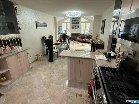 21A Millar Court Paramus NJ 07652
