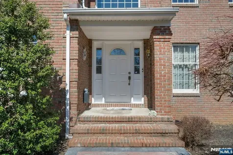 5 Noble Court Washington Township NJ 07853