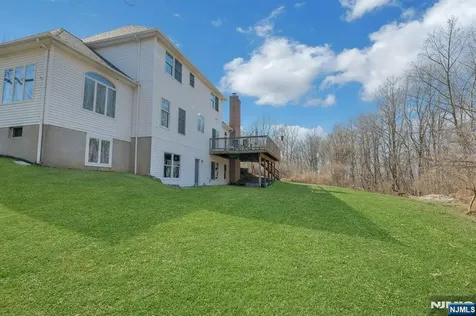 5 Noble Court Washington Township NJ 07853