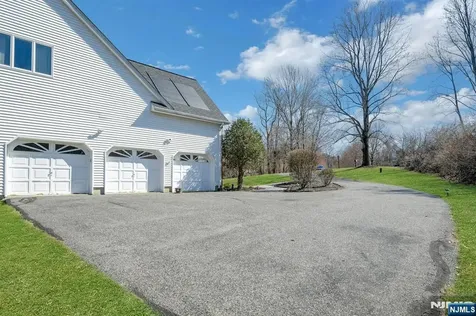 5 Noble Court Washington Township NJ 07853