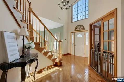 5 Noble Court Washington Township NJ 07853