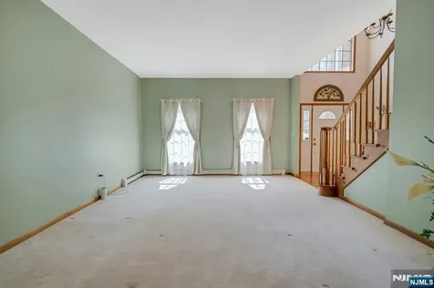 5 Noble Court Washington Township NJ 07853
