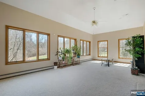 5 Noble Court Washington Township NJ 07853