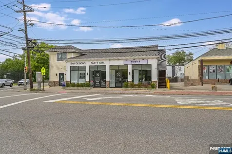 37 Riveredge Road Tenafly NJ 07670