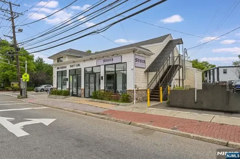 37 Riveredge Road Tenafly NJ 07670