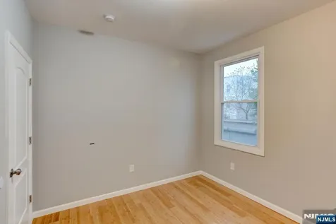 229 21st Street Irvington NJ 07111