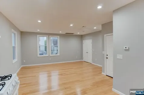 229 21st Street Irvington NJ 07111