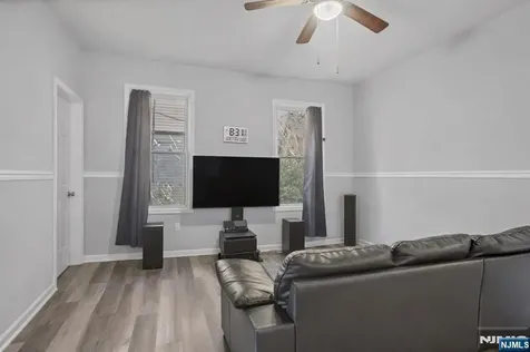 107 Huntington Terrace Newark NJ 07112