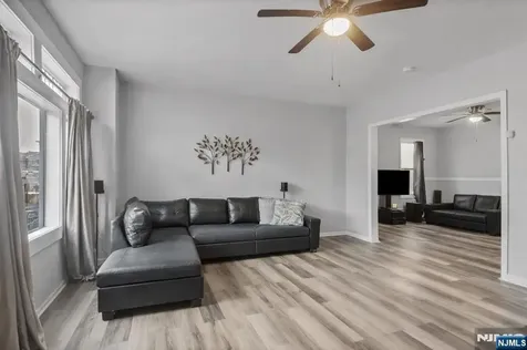 107 Huntington Terrace Newark NJ 07112