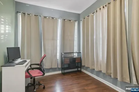 107 Huntington Terrace Newark NJ 07112