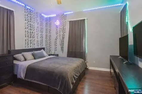 107 Huntington Terrace Newark NJ 07112