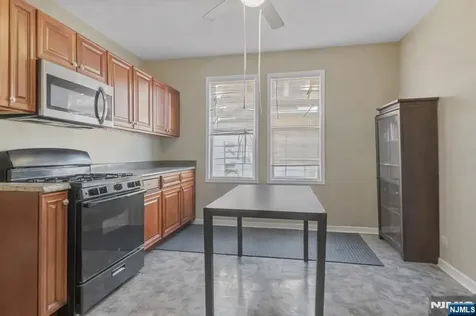 107 Huntington Terrace Newark NJ 07112