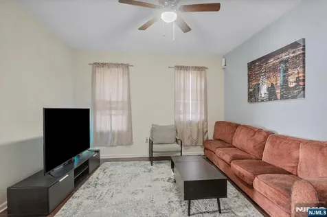 107 Huntington Terrace Newark NJ 07112