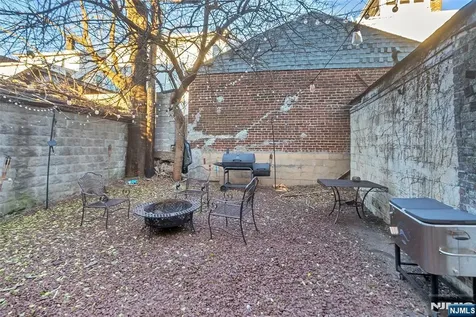 107 Huntington Terrace Newark NJ 07112