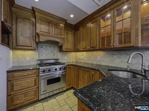 91 Cutler Street Clifton NJ 07011