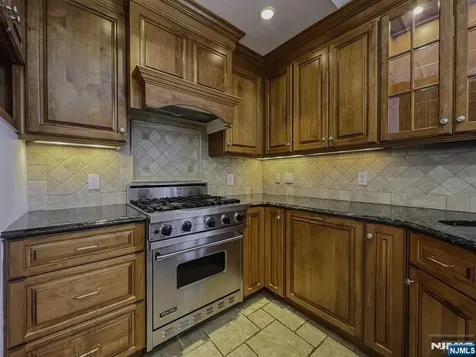 91 Cutler Street Clifton NJ 07011