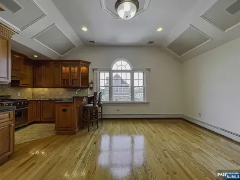 91 Cutler Street Clifton NJ 07011