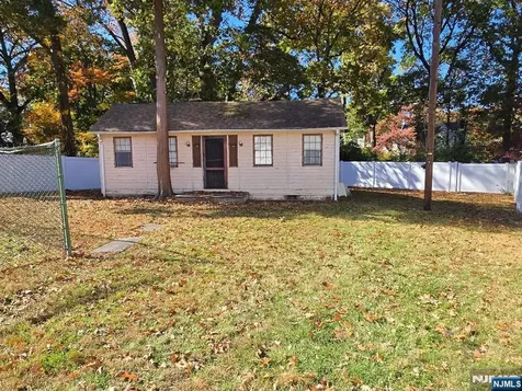 679 Haxtun Avenue Orange NJ 07050