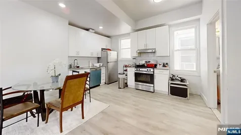 368 Elm Street Newark NJ 07105