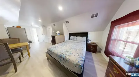 368 Elm Street Newark NJ 07105