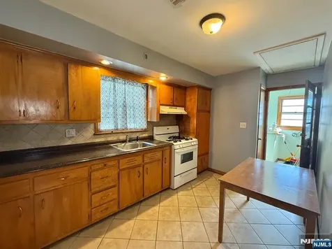 749 Cleveland Avenue Harrison NJ 07029