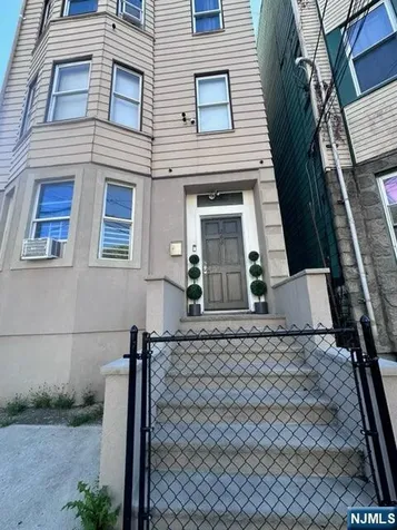 266 Littleton Avenue Newark NJ 07103