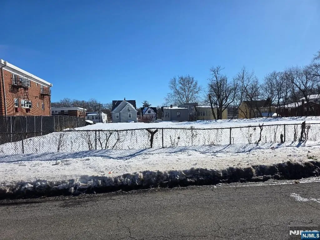 158 Munn Avenue East Orange NJ 07018