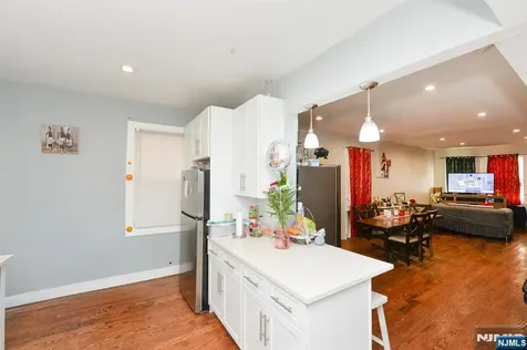 135 Scheerer Avenue Newark NJ 07112