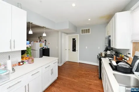 135 Scheerer Avenue Newark NJ 07112