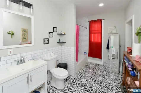 135 Scheerer Avenue Newark NJ 07112