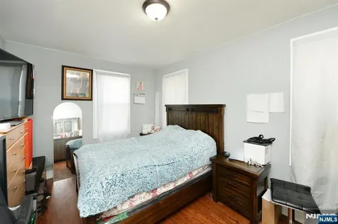 135 Scheerer Avenue Newark NJ 07112