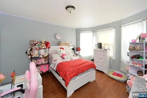 135 Scheerer Avenue Newark NJ 07112