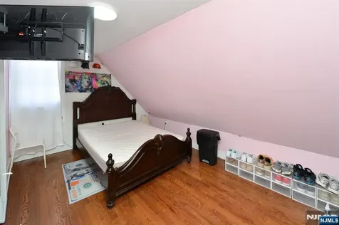 135 Scheerer Avenue Newark NJ 07112