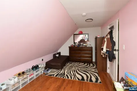 135 Scheerer Avenue Newark NJ 07112