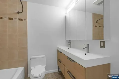 342 Village Court Fort Lee NJ 07024